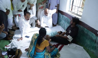 बालाघाट के कुण्डेकसा-बोनदारी पहुंचे कांग्रेस नेता प्रतिपक्ष, महामारी से बच्चों को खोने वाले परिवारों से मिले