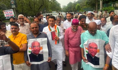 खड़गे के अपमान के विरोध में भोपाल में कांग्रेस का सत्याग्रह, पटवारी के नेतृत्व में निकला पैदल मार्च