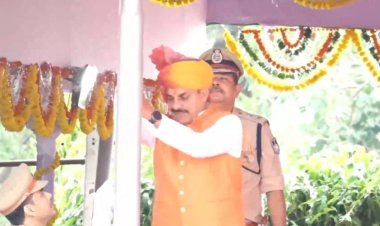 CM डॉ. मोहन यादव ने Lal Parade Ground में फहराया तिरंगा, भव्य परेड की ली सलामी
