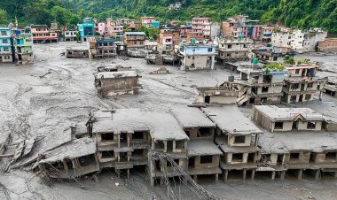 नेपाल में बाढ़ का खतरा अभी नहीं टला है! चीन ने दी चेतावनी, सीमा पर बनी झील कभी भी फट सकती है