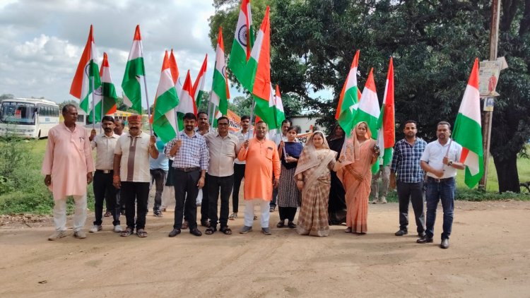 मऊगंज: नईगढ़ी में निकली भव्य तिरंगा रैली, पौधारोपण कर लिया संरक्षण का संकल्प