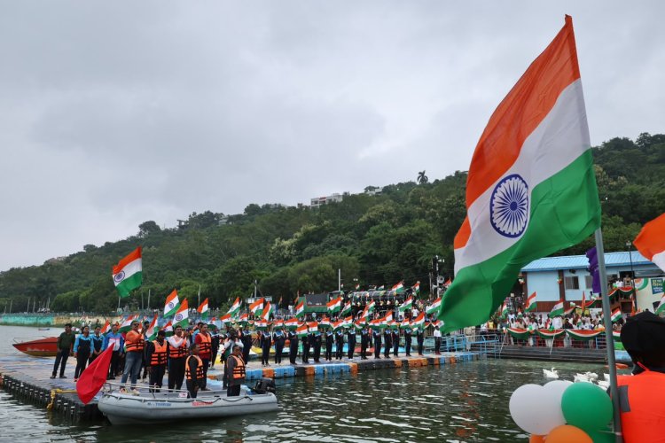 MP में छाया तिरंगा, 350 नावों पर फहराया राष्ट्रध्वज