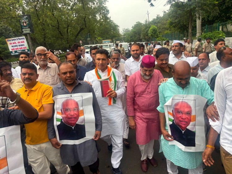 खड़गे के अपमान के विरोध में भोपाल में कांग्रेस का सत्याग्रह, पटवारी के नेतृत्व में निकला पैदल मार्च