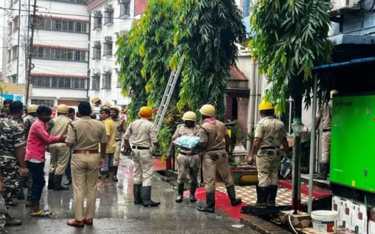 पश्चिम बंगाल में बड़ा हादसा: बीरभूम के होटल में लगी भीषण आग, 7 श्रद्धालुओं की मौत