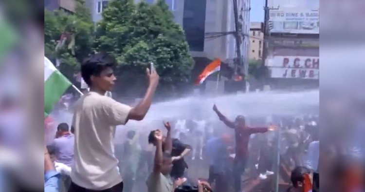 BPSC Aspirants Protest : BPSC अभ्यर्थियों का उग्र प्रदर्शन! राजभवन मार्च में तोड़ी बैरिकेडिंग, पुलिस ने चलाया वॉटर कैनन