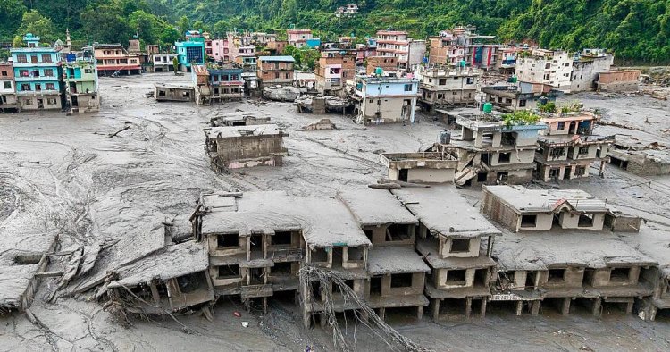 नेपाल में बाढ़ का खतरा अभी नहीं टला है! चीन ने दी चेतावनी, सीमा पर बनी झील कभी भी फट सकती है