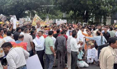 Bhopal Traders Protest : भोपाल में सीलिंग के खिलाफ व्यापारियों का पैदल मार्च, पुलिस से हुई धक्का-मुक्की