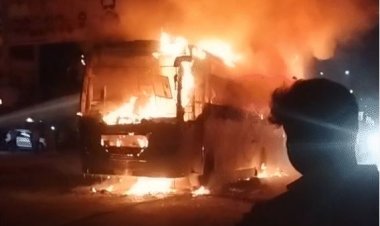 ग्वालियर से भोपाल आ रही बस में भीषण आग 25 यात्रियों ने खिड़की-दरवाजे से कूदकर बचाई जान