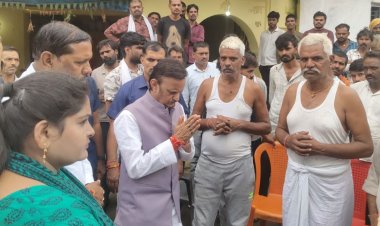 सागर में पीड़ित परिवारों से मिले डिप्टी CM राजेंद्र शुक्ल, बोले- दोषियों को मिलेगी कड़ी से कड़ी सजा