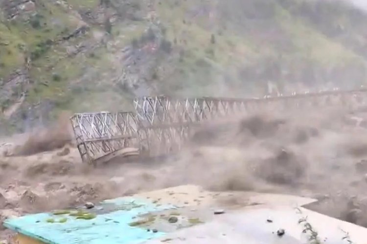 बारिश से बढ़ी मुश्किलें