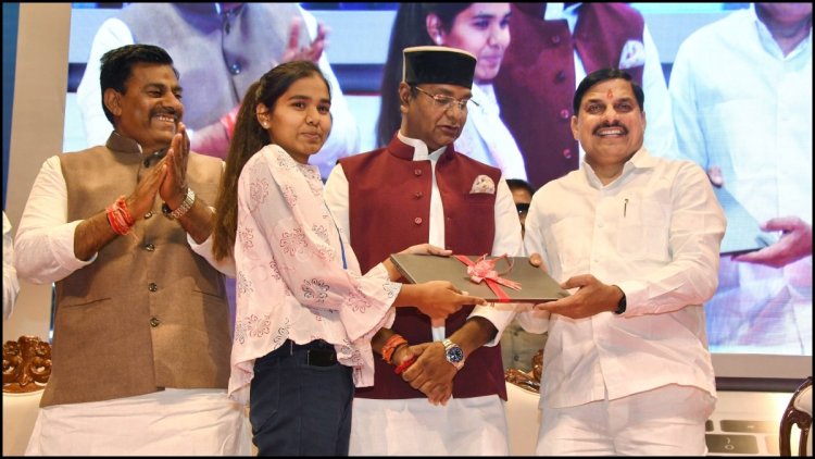 MP Laptop Scheme: 1.22 लाख छात्रों के खाते में आएंगे ₹25 हजार, CM मोहन यादव आज करेंगे राशि ट्रांसफर