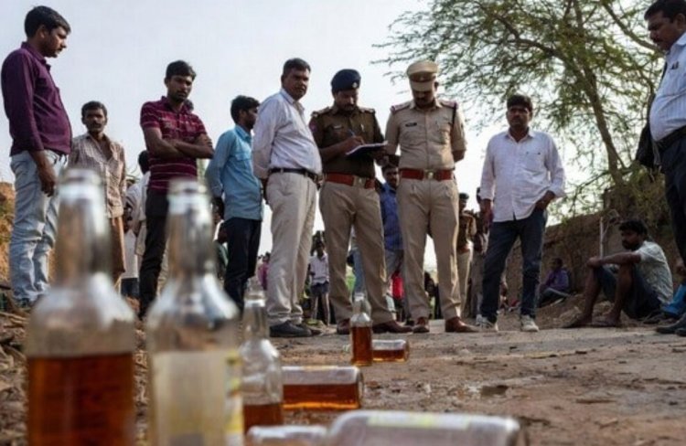 Sagar Spurious Liquor : जहरीली शराब से मौतों के बाद बड़ी कार्रवाई, तीन आबकारी अधिकारी निलंबित; एक लाइन अटैच