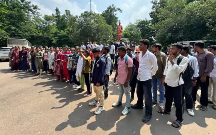 PRSU Students Protest : ATKT पर प्रदर्शन के बाद बड़ा आदेश, 5th सेमेस्टर में प्रवेश ; शर्तों के साथ परीक्षा भी देनी होगी